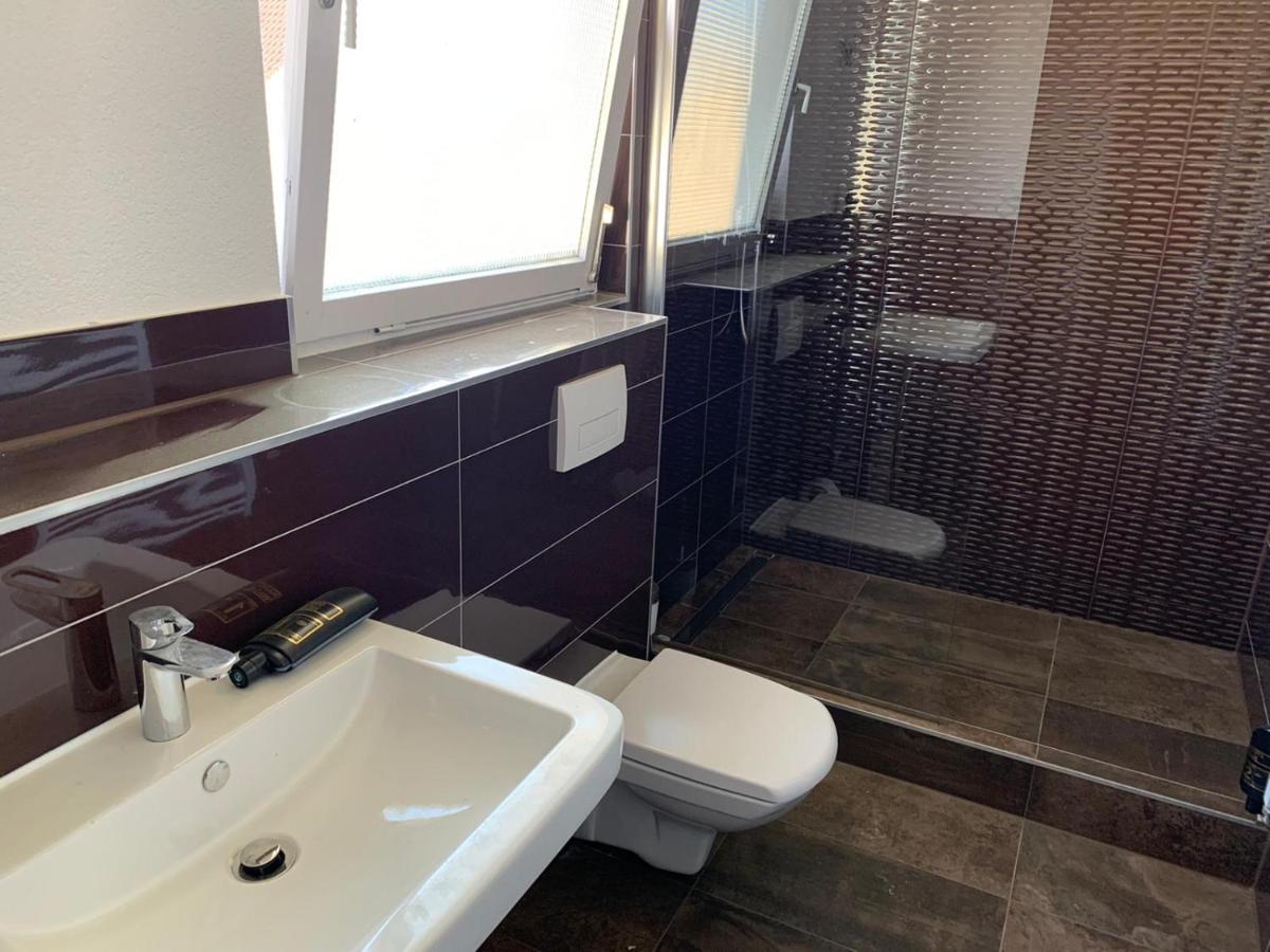 Nuertingen Zimmer Luaran gambar