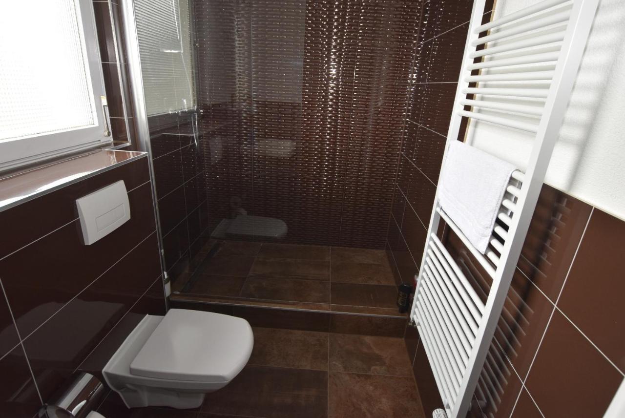 Nuertingen Zimmer Luaran gambar