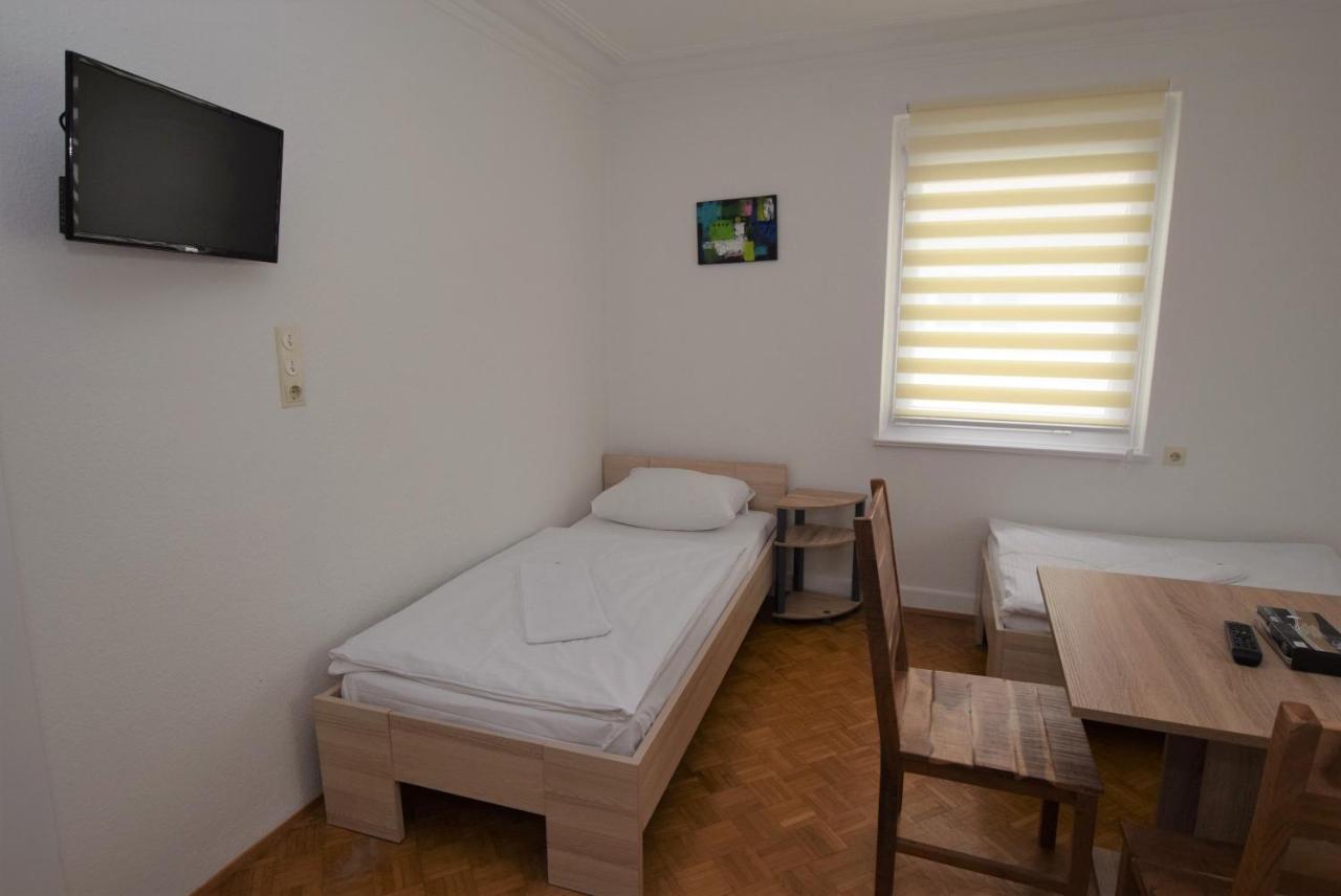 Nuertingen Zimmer Luaran gambar