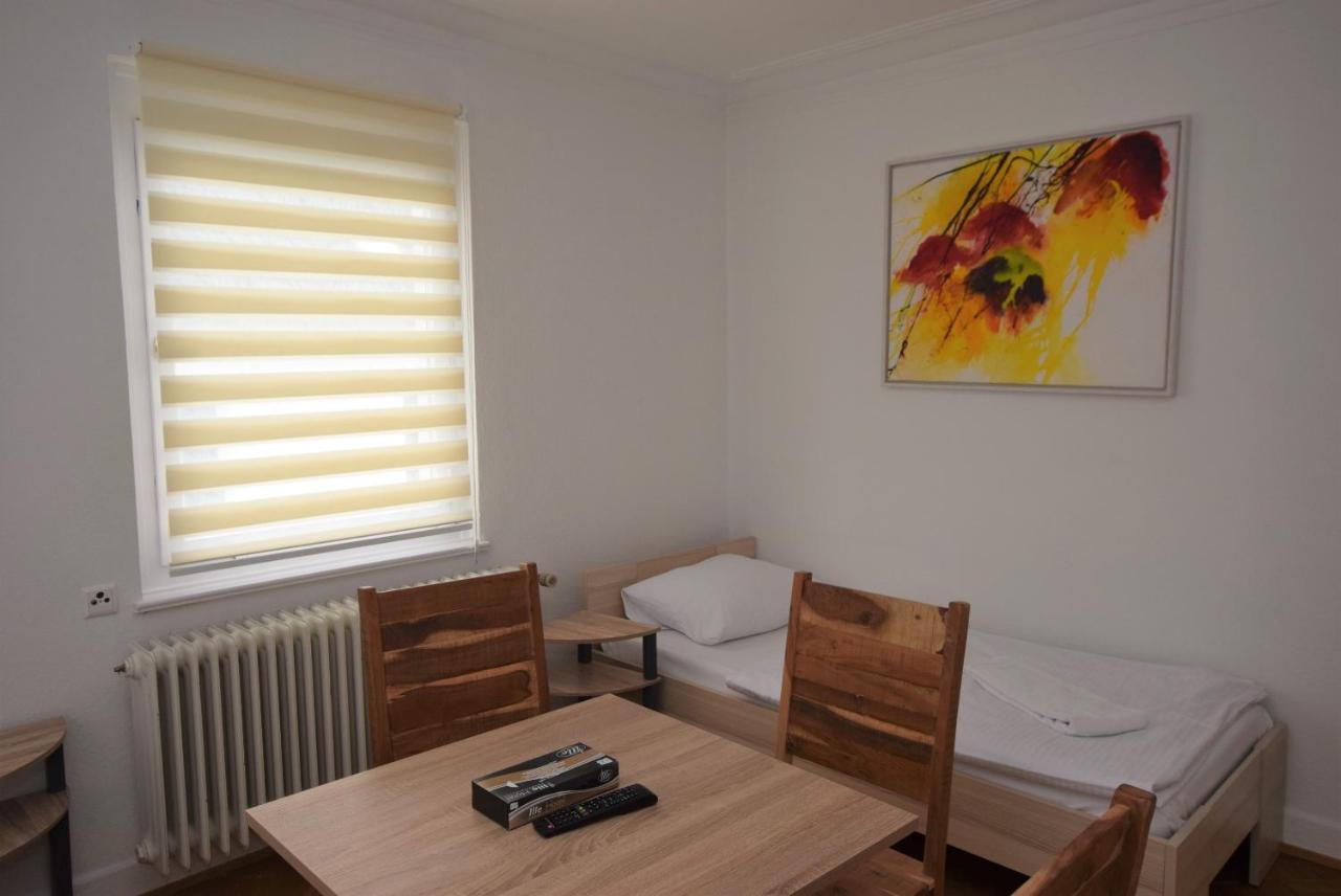 Nuertingen Zimmer Luaran gambar