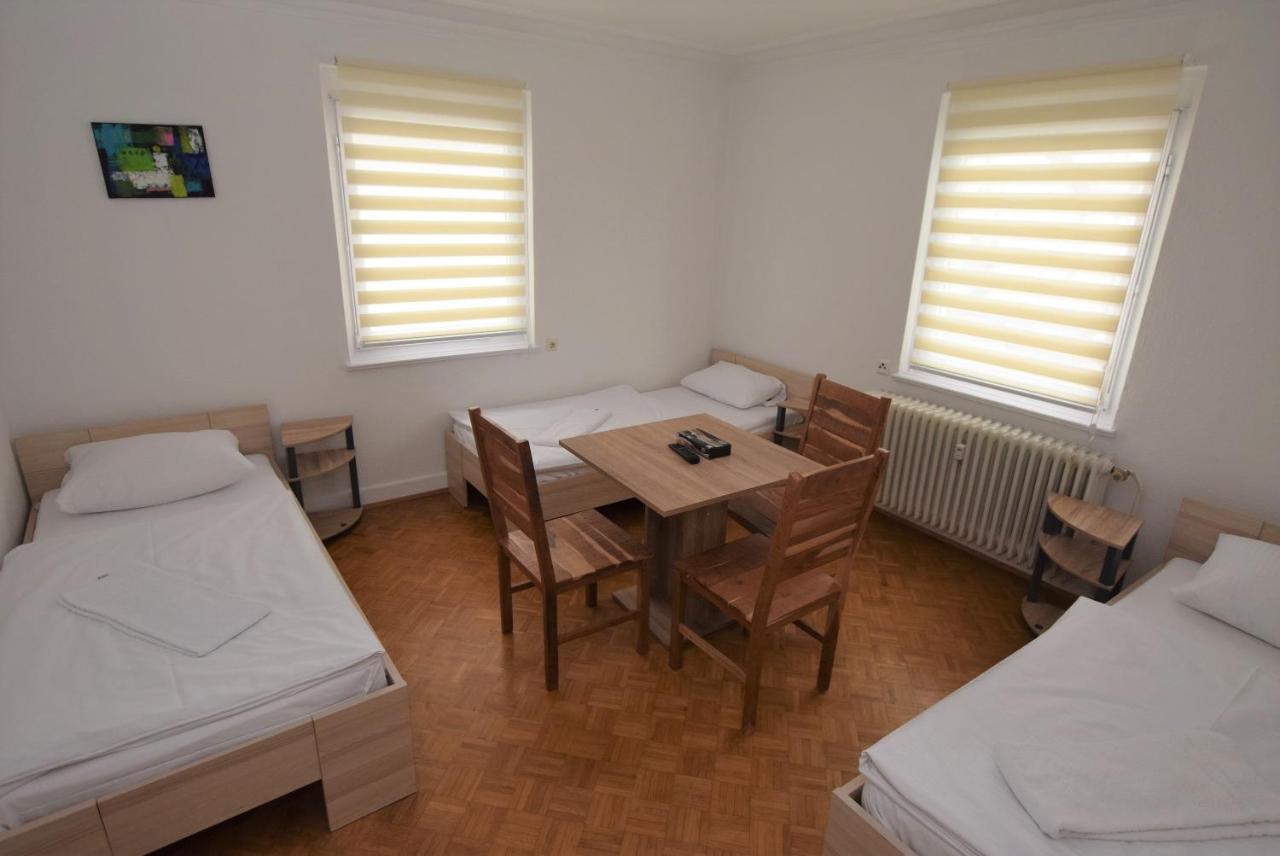 Nuertingen Zimmer Luaran gambar