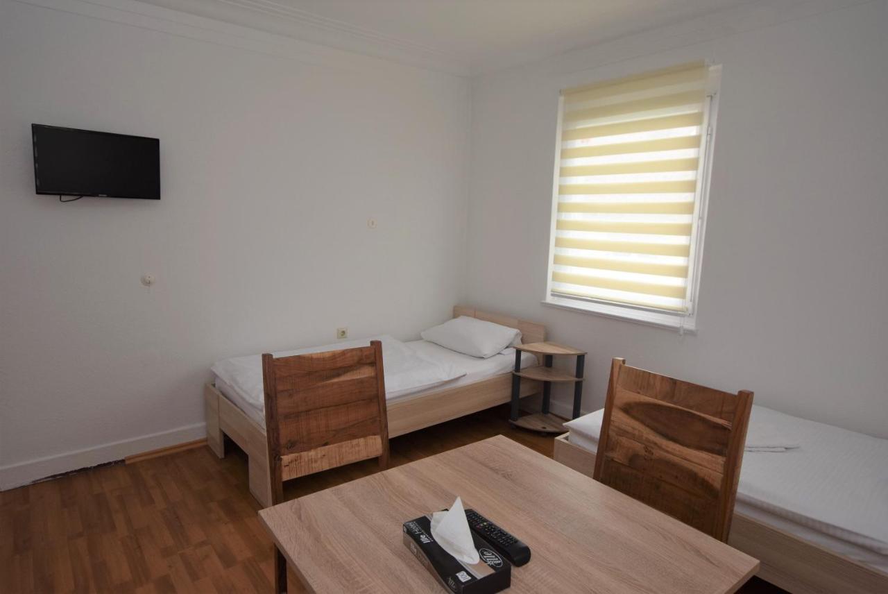 Nuertingen Zimmer Luaran gambar